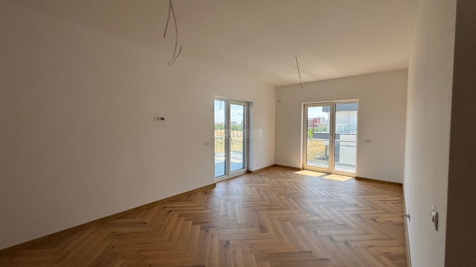 Penthouse spațioas și modern, cu terasă panoramică - Torontalului - Poză 15