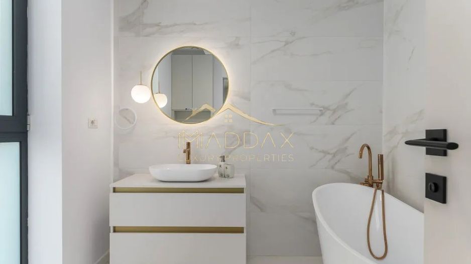 Vilă de închiriat în Voluntari // piscină privată și design modern - Poză 19