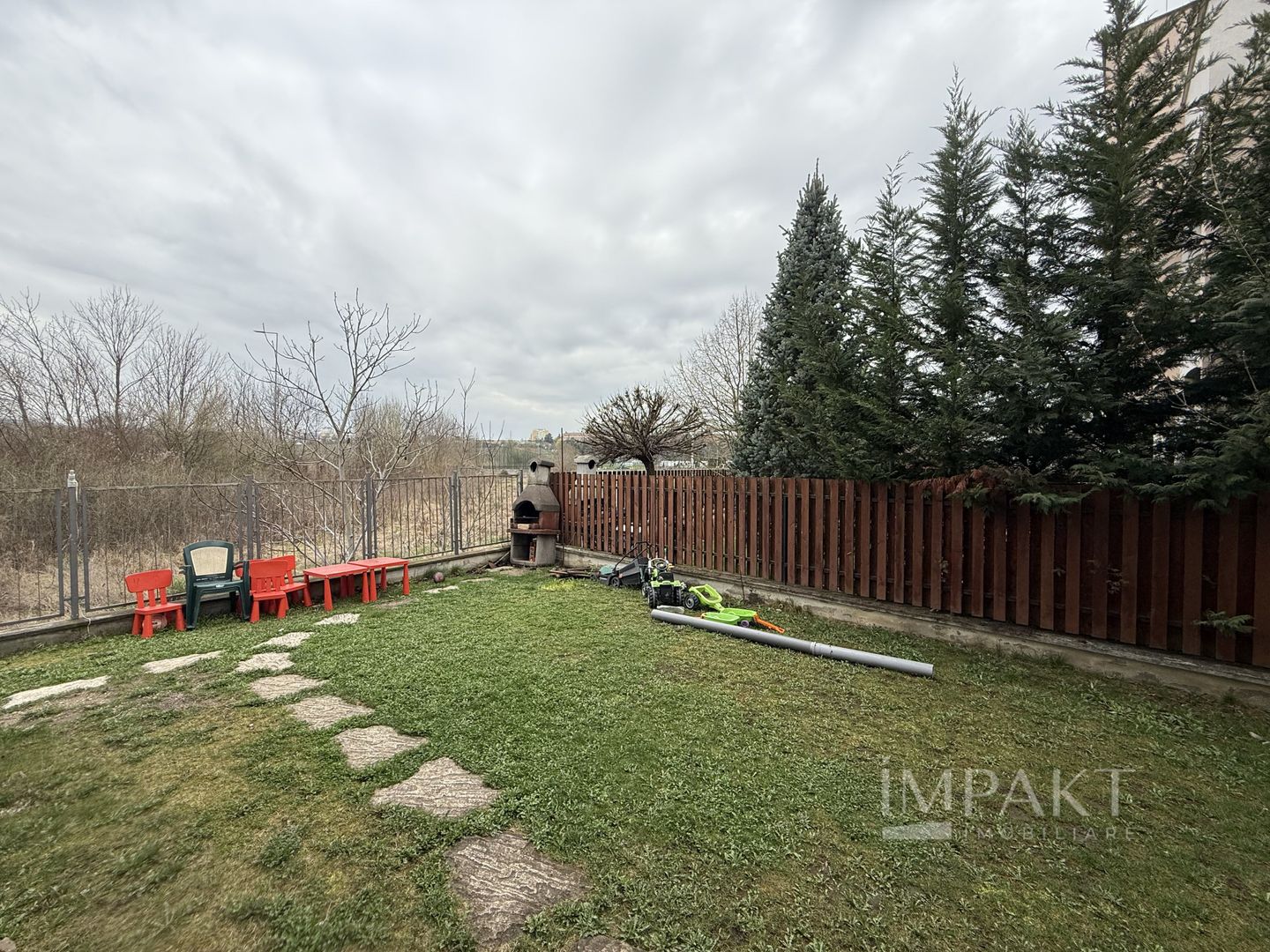 Casa insiruita deosebita cu 5 camere in cartierul Sopor - Poză 23