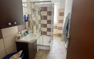 Imobil cu multiple posibilități de utilizare, cu doua locuri de parcare in curte - Poză 8