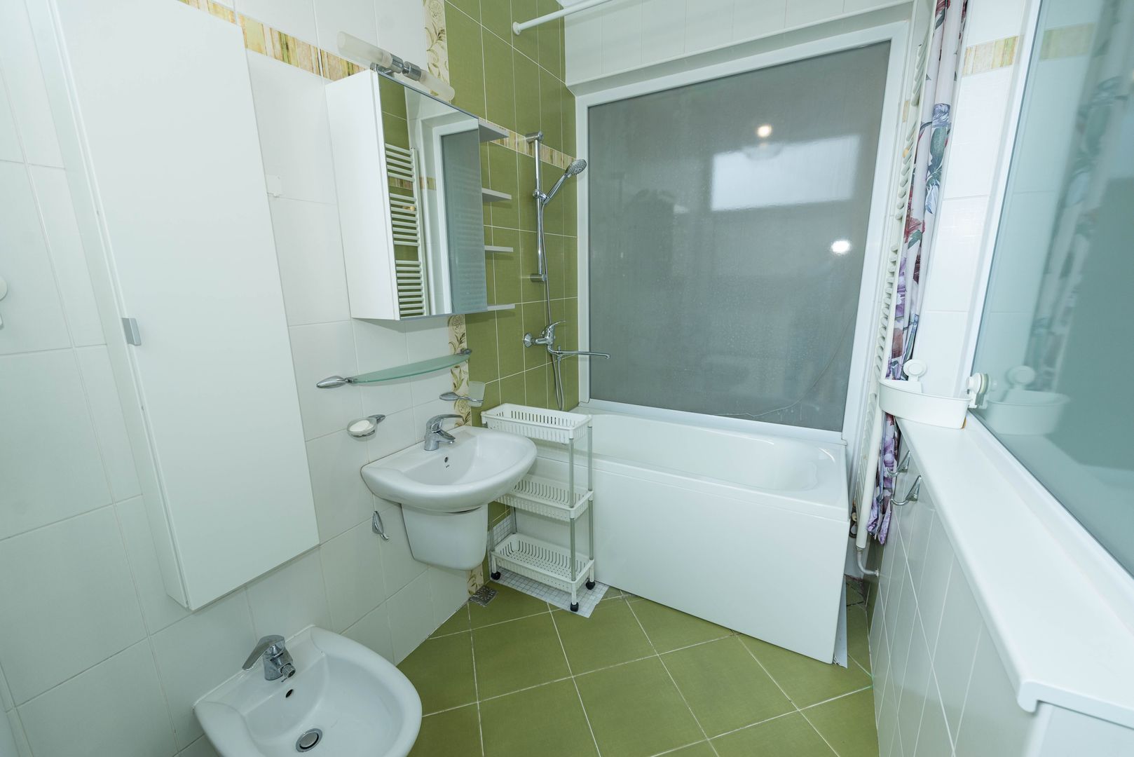 Apartament de inchiriat, 137 mp, central, curte proprie - Poză 18