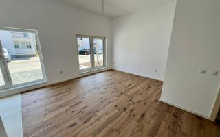 Apartament spațios la parter – ideal locuință sau spațiu comercial - Poză 1