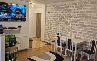 Apartament cu 3 camere in zona centrala - Poză 2