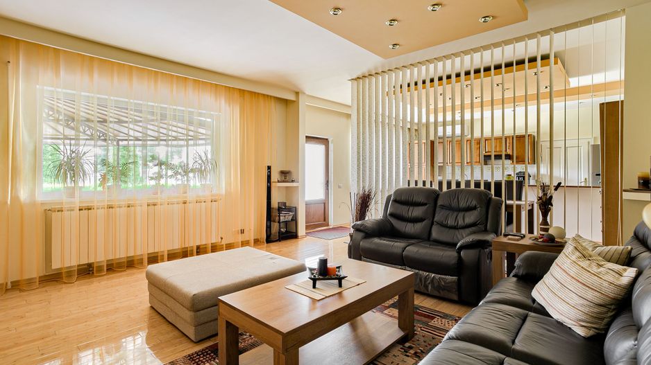 Casă Aradul Nou cu 5 camere și teren 2189 mp - Poză 2