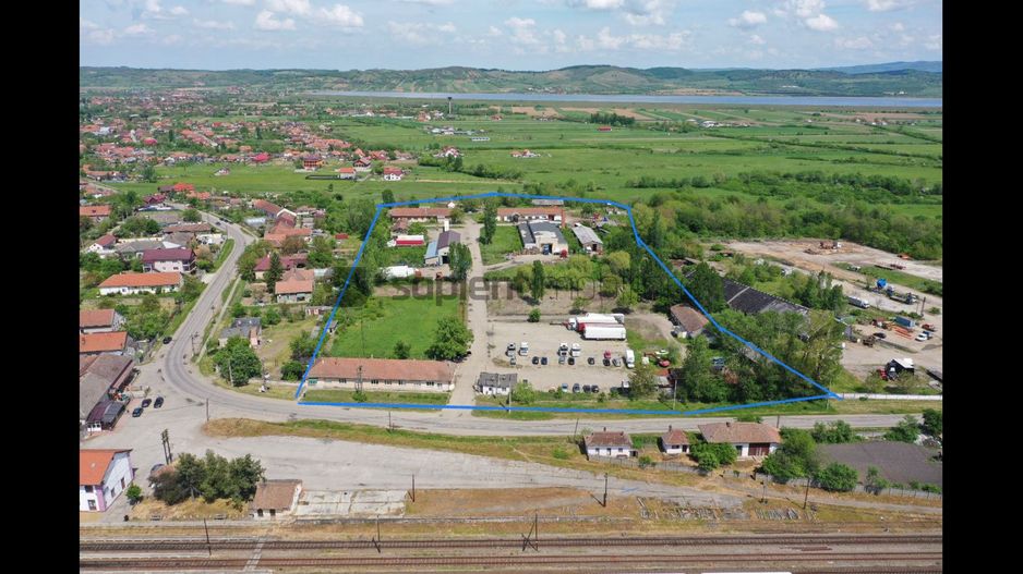 Spatii industriale si teren langa calea ferata Tileagd - Poză 1