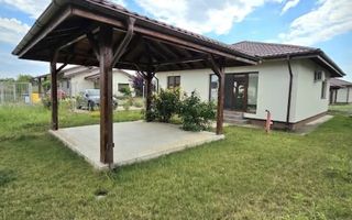 ​Casă 3 camere, 2 băi, curte generoasă 471 mp - Complex Luna, Balotești - Poză 1