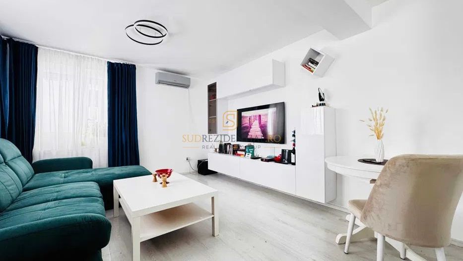 Apartament cu 2 camere, decomandat, parcare inclusa, Comision 0% - Poză 1