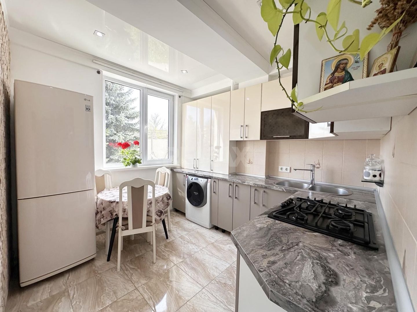 Se vinde apartament Codru - Poză 6