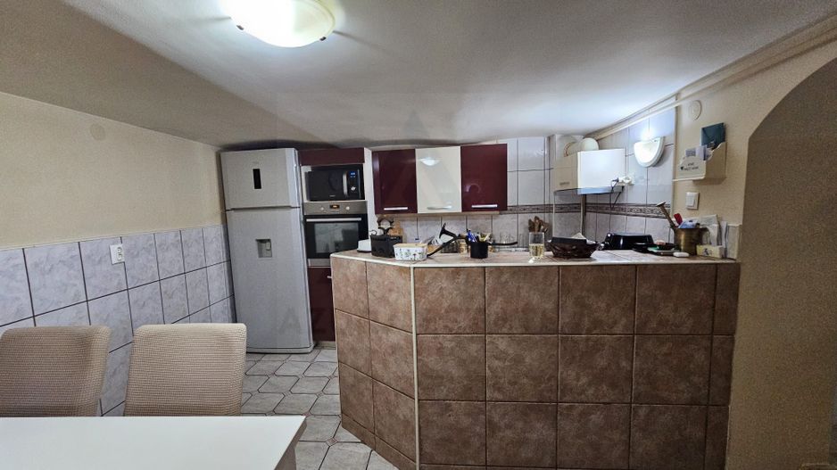 Casa 5 camere 3 bai garaj inchis si teren 700 mp utili in Lazaret - Poză 10