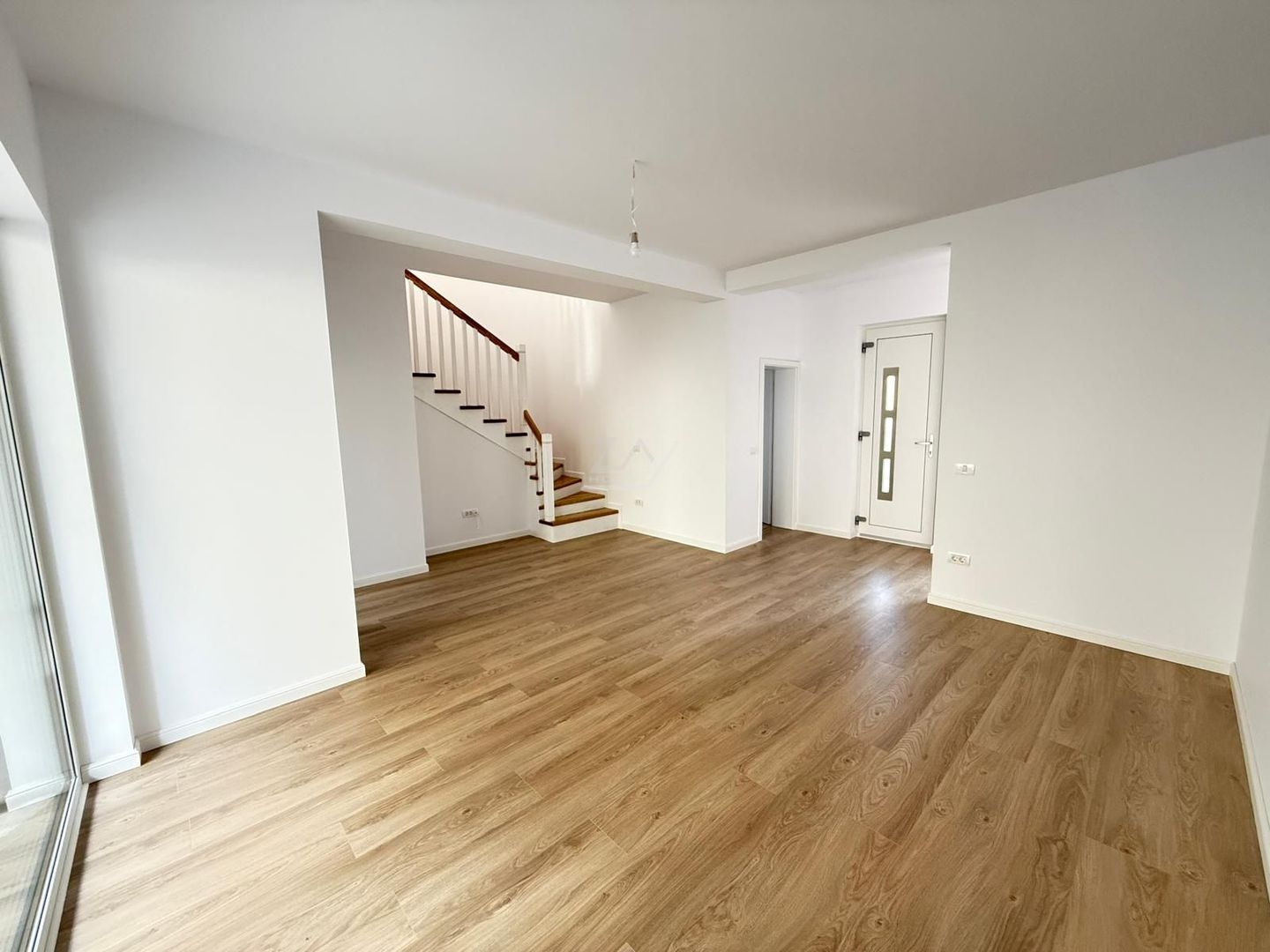 Locatie excelenta - langa Musicescu. 3 dormitoare. 2 locuri parcare. - Poză 3