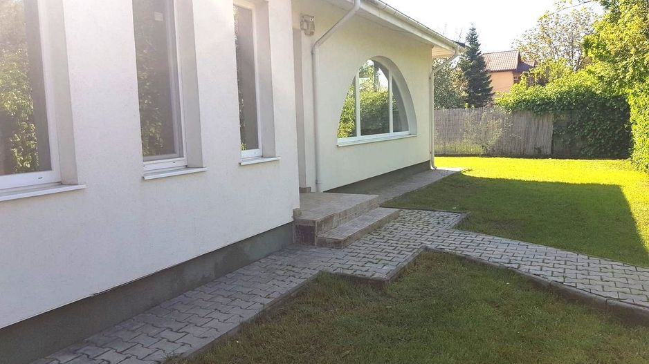 Vila pe parter 4 camere, curte generoasa / Tunari - Poză 3