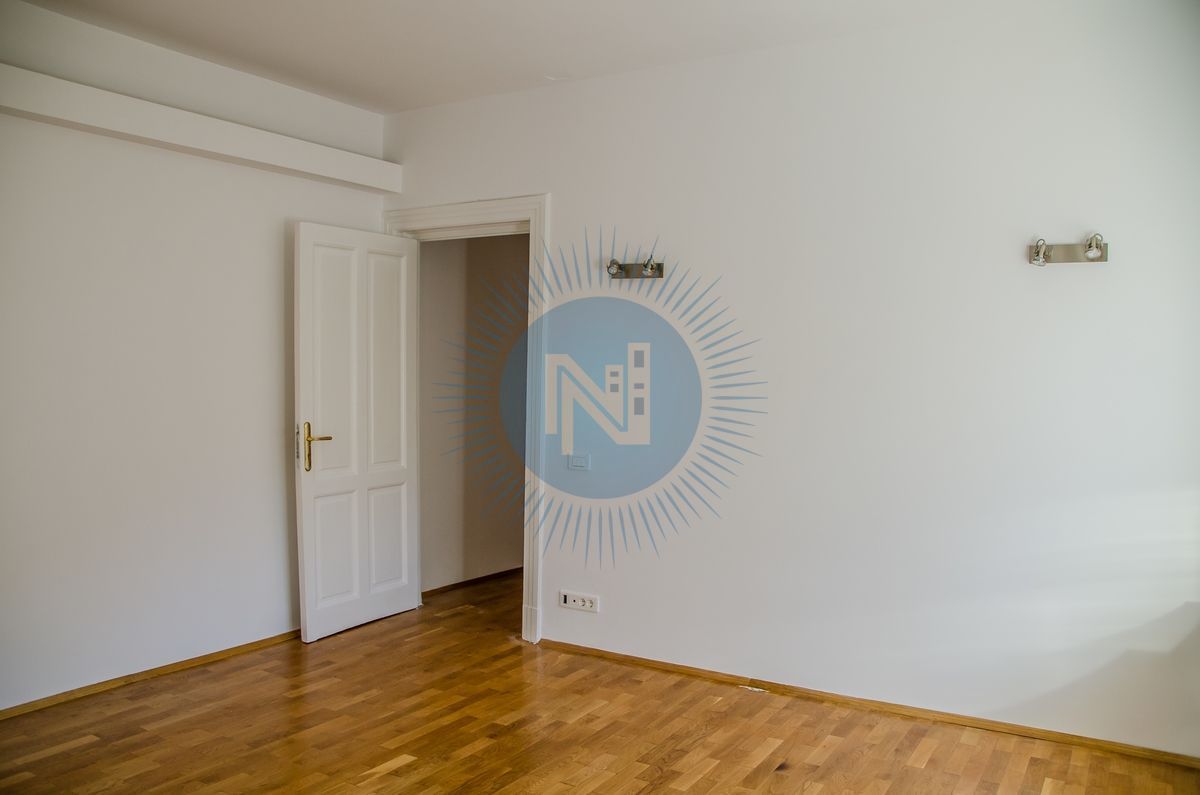 Etaj 1 plus mansarda in vila - Poză 4