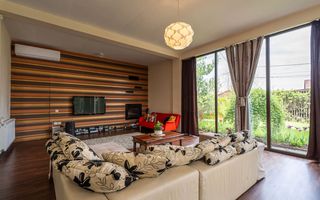 Vilă cu design și dotări deosebite de vânzare - Poză 3