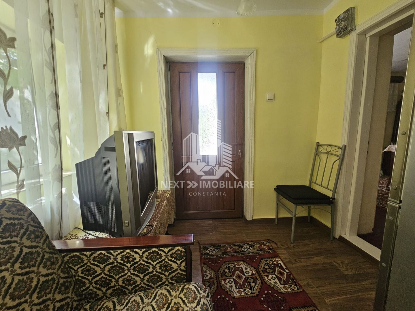 Casă  4 camere cu 2 intrări, garaj și teren 1751mp– Cobadin - Poză 6