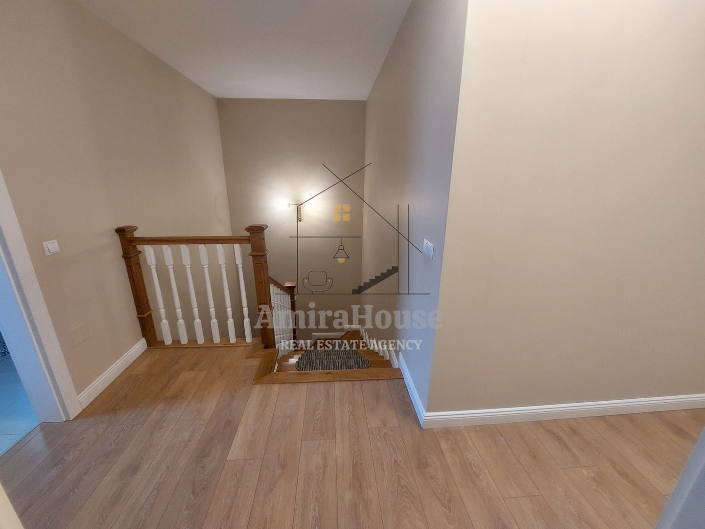 Duplex ultrafinisat mobilat utilat cu 2 locuri de parcare zona Terra - Poză 28