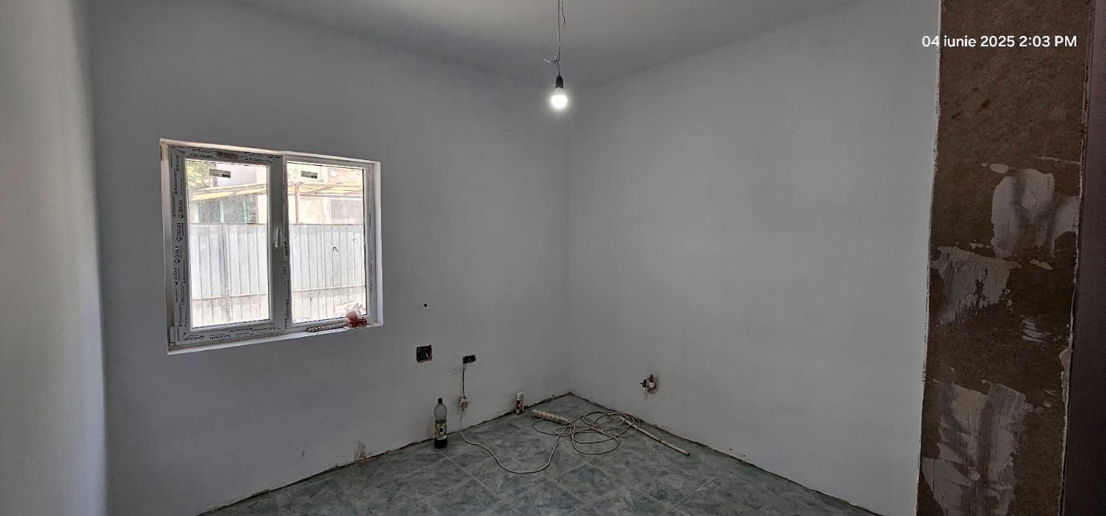 Vând apartament cu o camera, la  casa + baie proprie - zona centrala - Poză 5