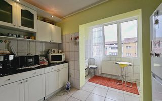 Apartament cu 3 camere decomandate, Cetate - Poză 3