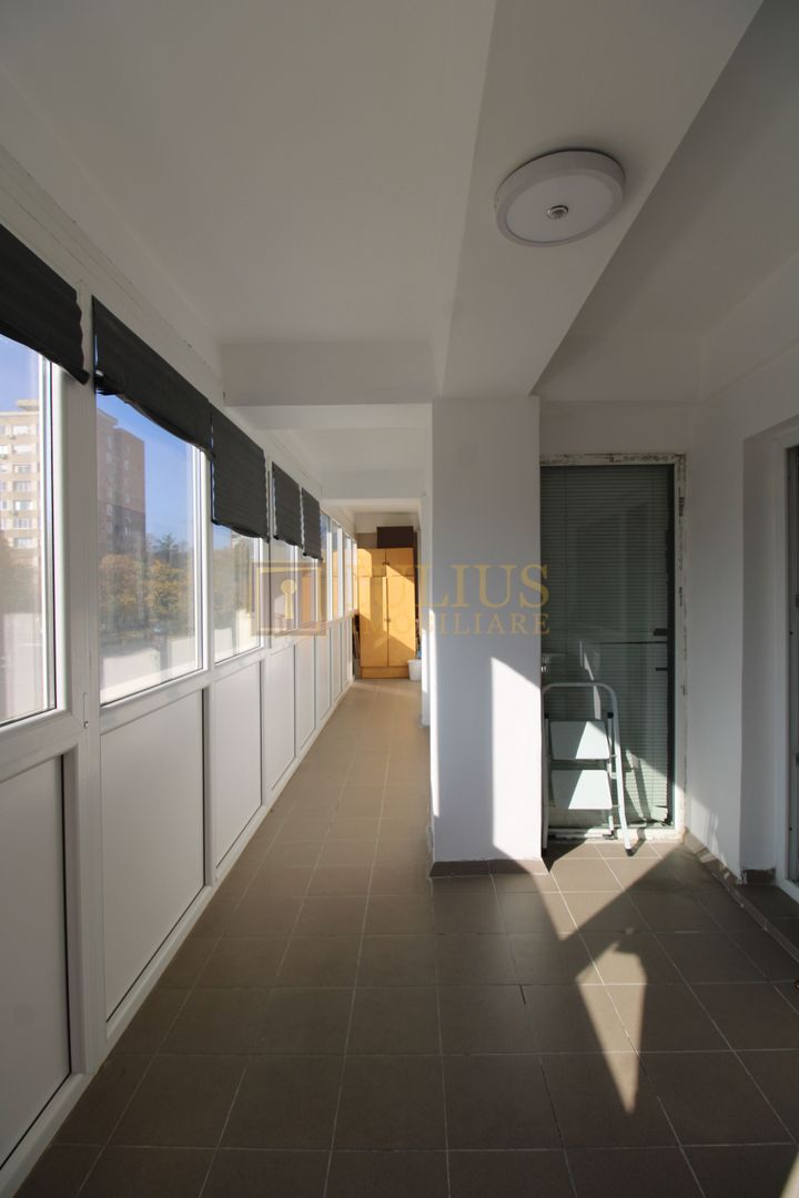 3 camere decomandate, balcon generos de 17 mp, bloc modernizat-Gh Lazăr - Poză 26