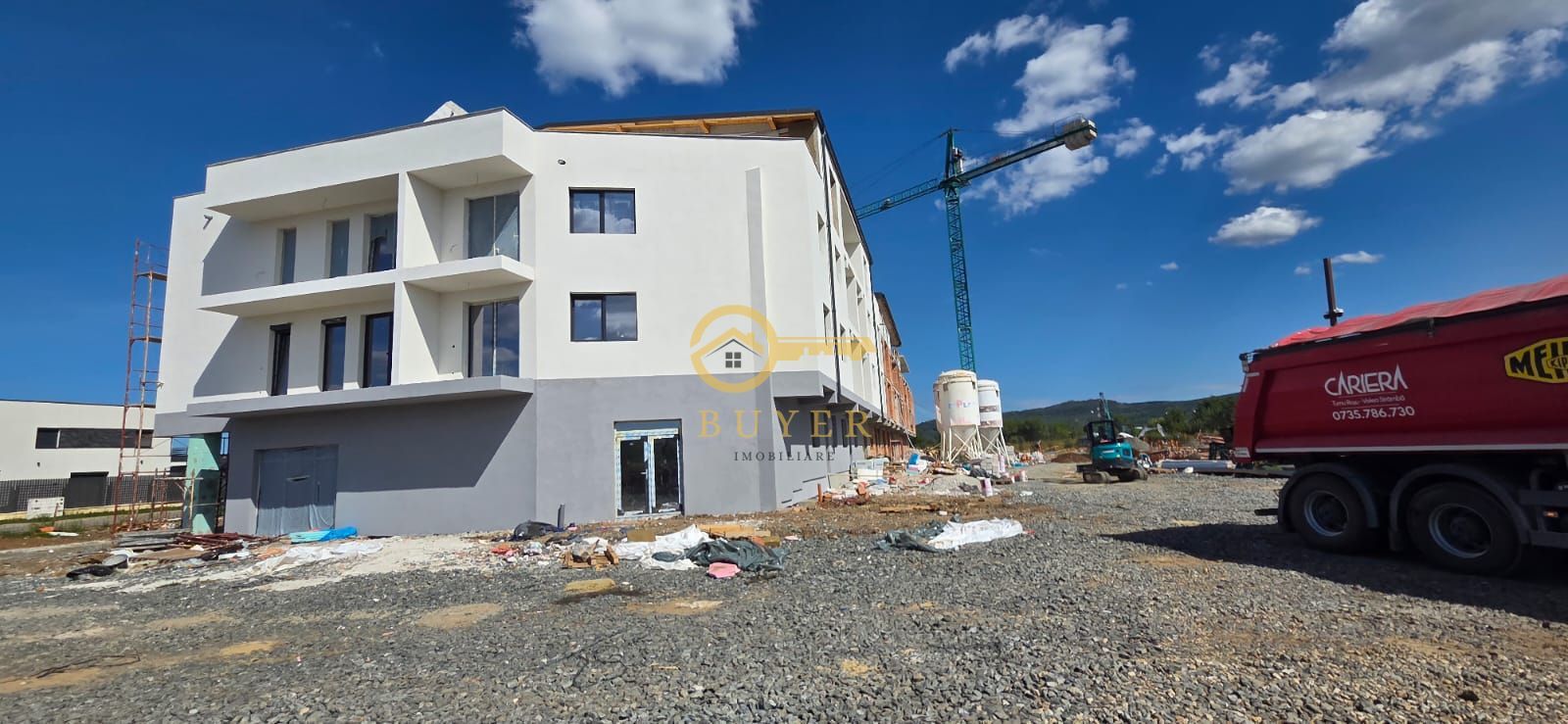 Ap cu 3 camere la etajul 2, incalzire in pardoseala, balcon si parcare - Poză 1