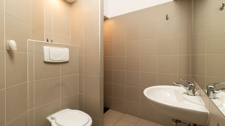 UNIRII FANTANI - 5 camere de vanzare - investitie rara si eleganta - Poză 7