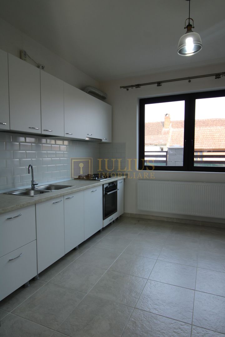 Braytim; 3 dormitoare, living saptios cu semineu. - Poză 7