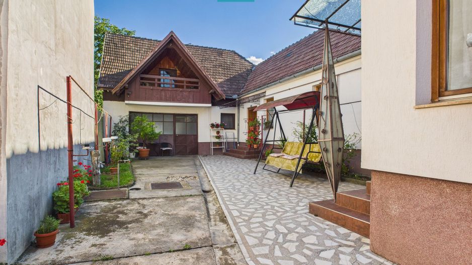 Casă cu 4 camere, curte și atelier mecanic - Sebeș - Poză 13