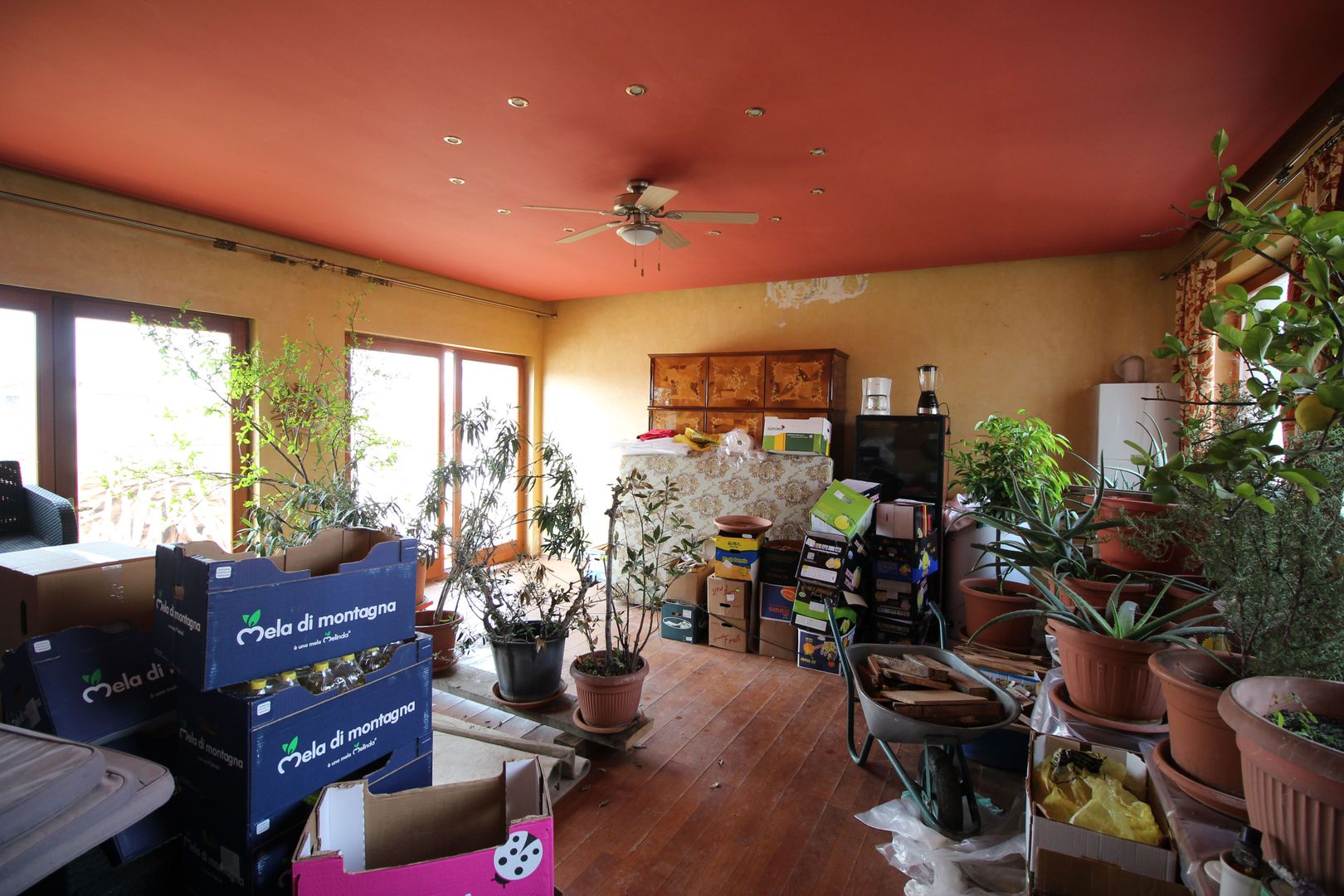 Imobil pretabil PENSIUNE- 518 Euro /mp - Poză 9