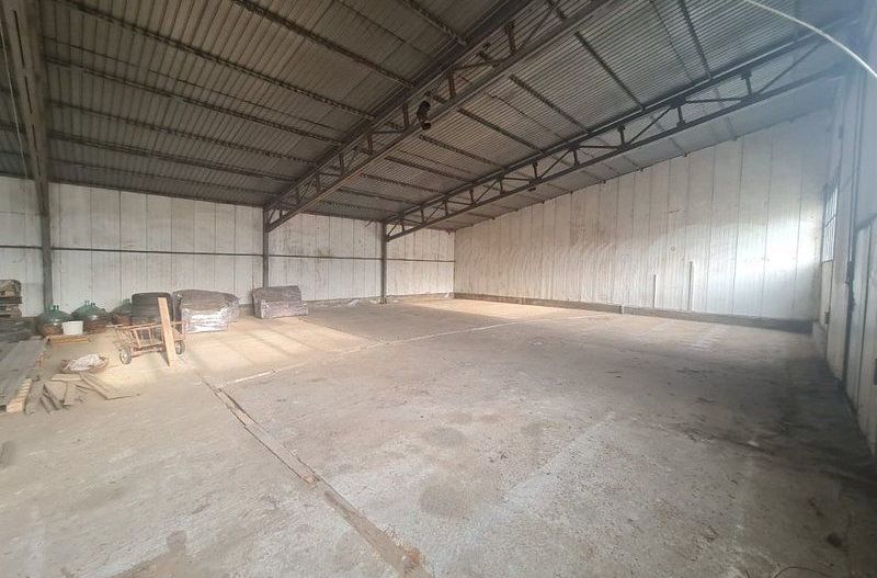 Hala de inchiriat - str Traian - SU 340 mp si teren liber 2000 mp - Poză 4