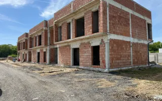 Eleganță și natură: vilă urbană exclusivistă în Tunari - Poză 14