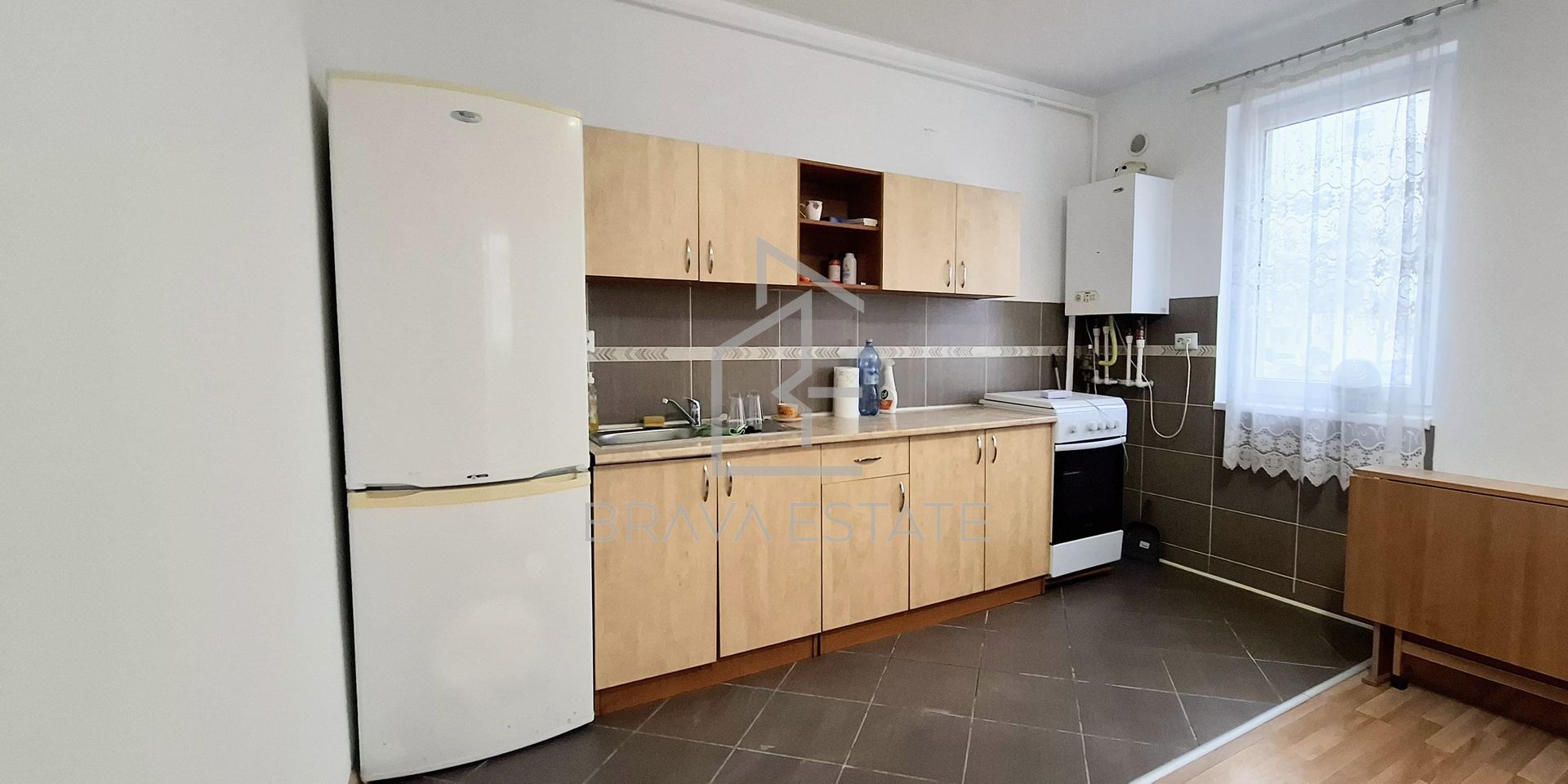Apartament 3 camere, 56mp, balcon, parcare, strada Cetatii, Floresti - Poză 11