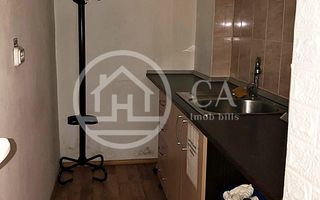 Spatiu comercial de inchiriat cu 5 camere pe Republicii, Oradea - Poză 9