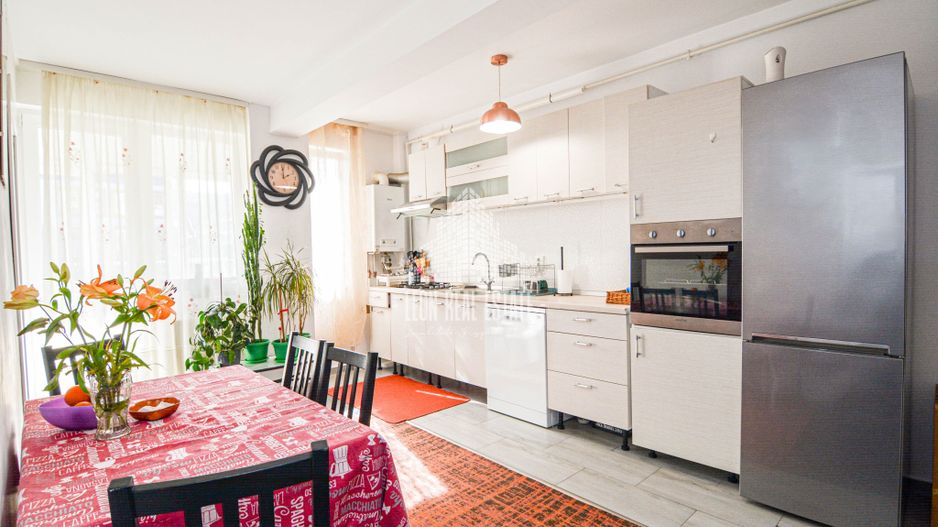 Apartament cu 2 dormitoare si loc de parcare in Floresti, zona Terra - Poză 1