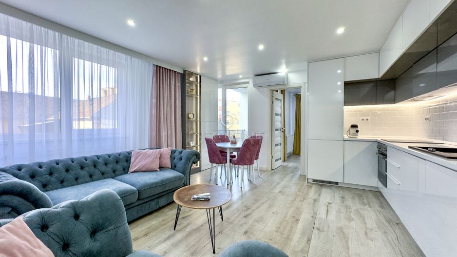 Apartament cu 3 camere de închiriat în zona Centrală - Poză 2