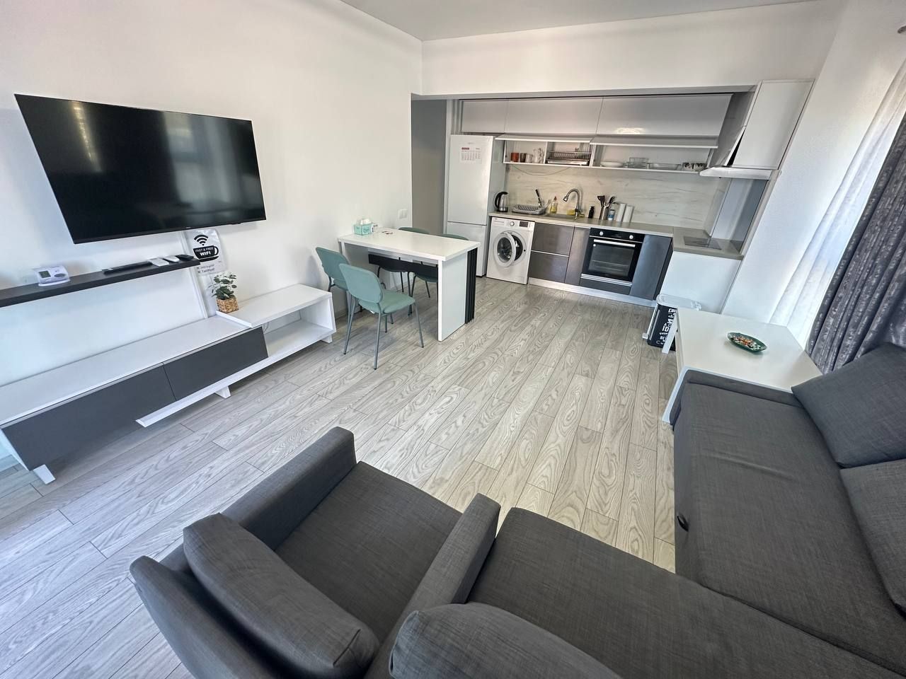 Inchiriez apartament 3 camere Faleză Dunării - Poză 6