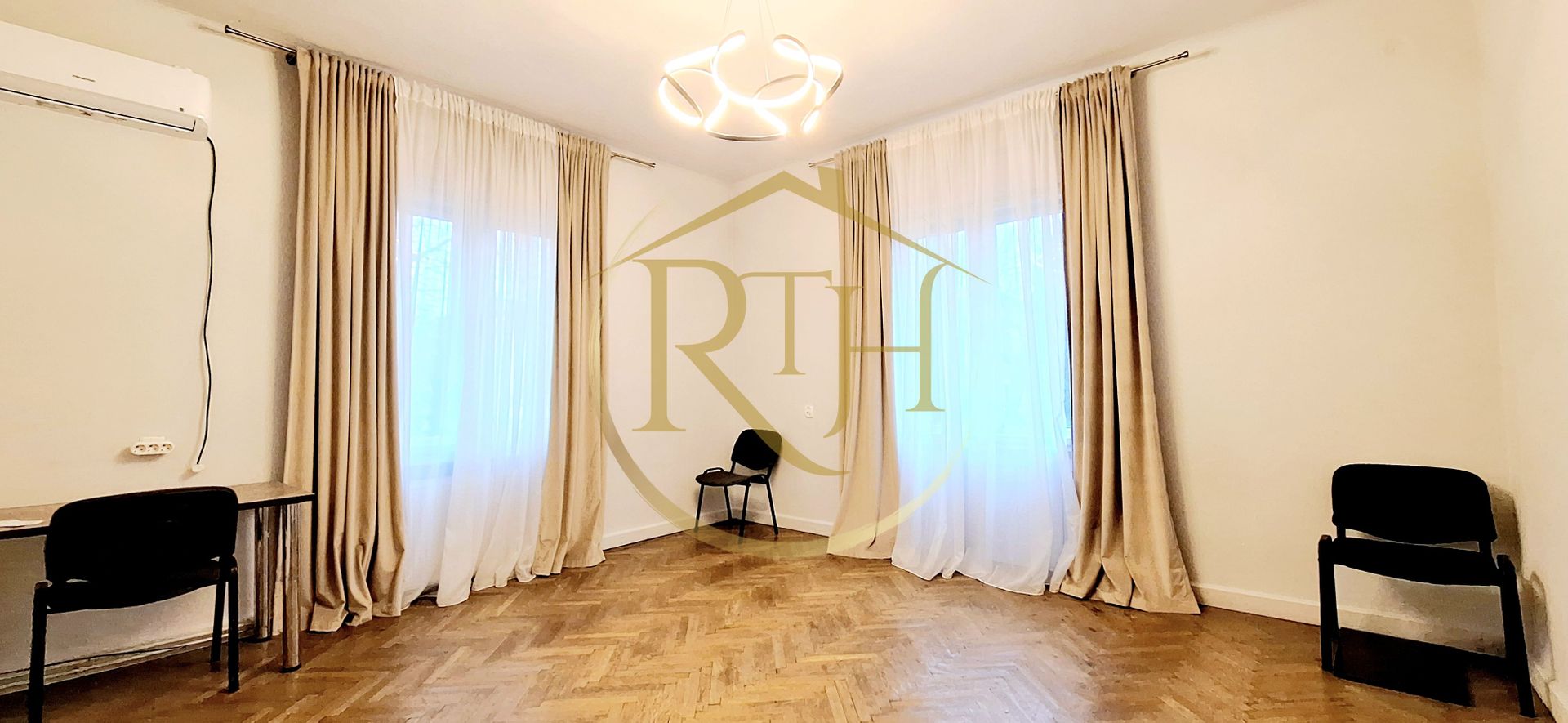 Oferim spre inchiriere, apartament 3 camere, spatios, aproape de Centru - Poză 2