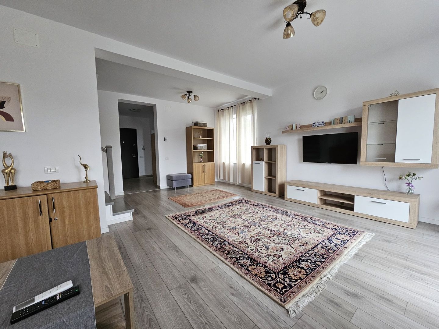 Vila de vanzare | 4 camere | Otopeni-Ana Aslan - Poză 1