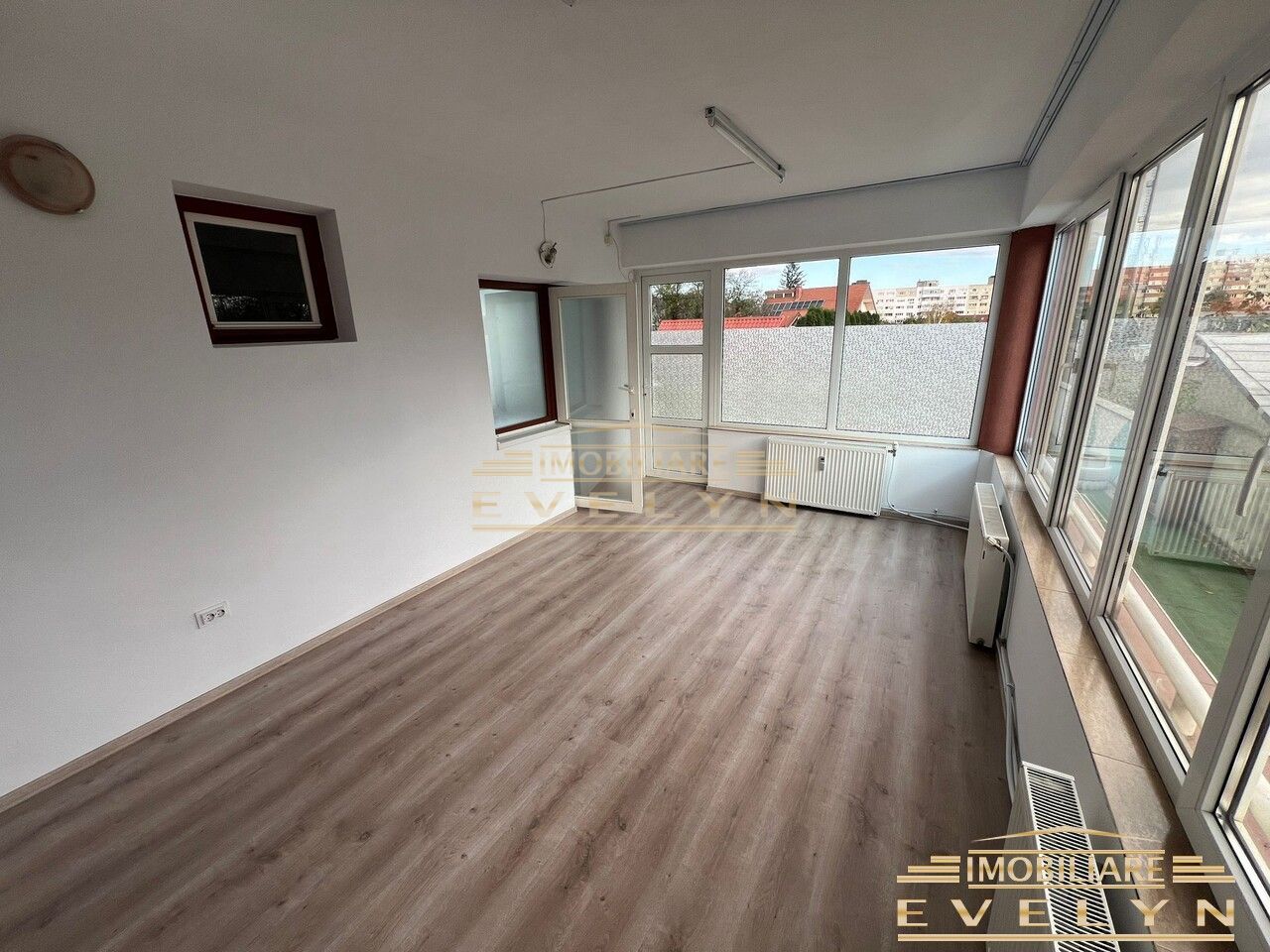 Cladire Comerciala-inchiriere/vanzare, Zona Bld. Mihai Eminescu, Pret 1000 euro - Poză 14