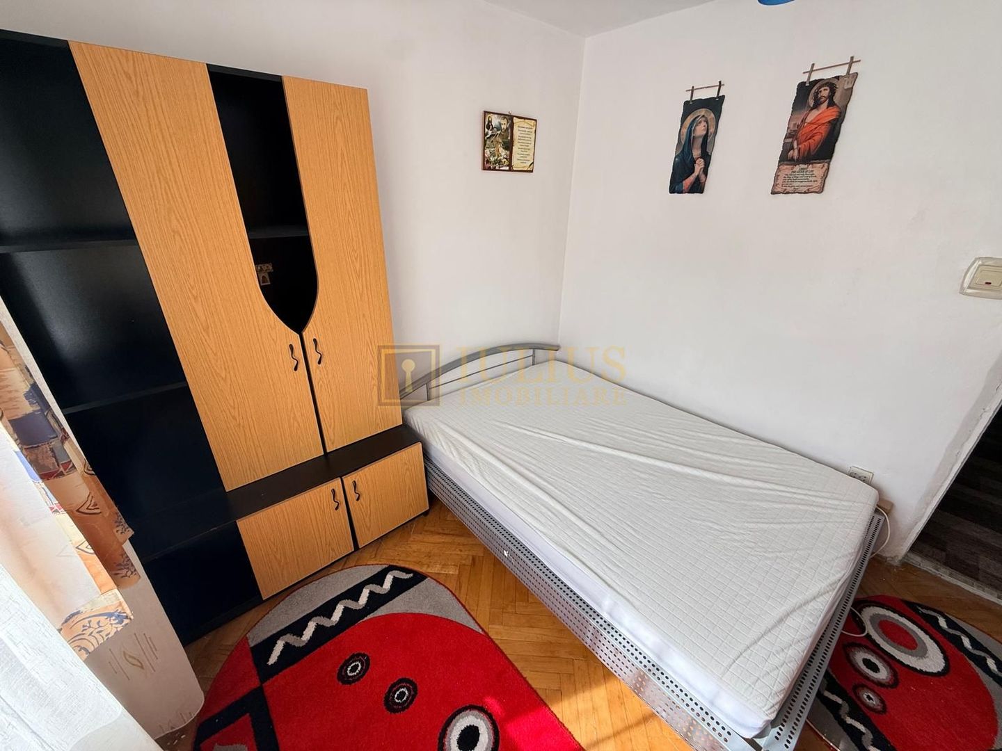 3 camere, situat in Complexul Studentesc, studenti, centrala proprie. - Poză 3