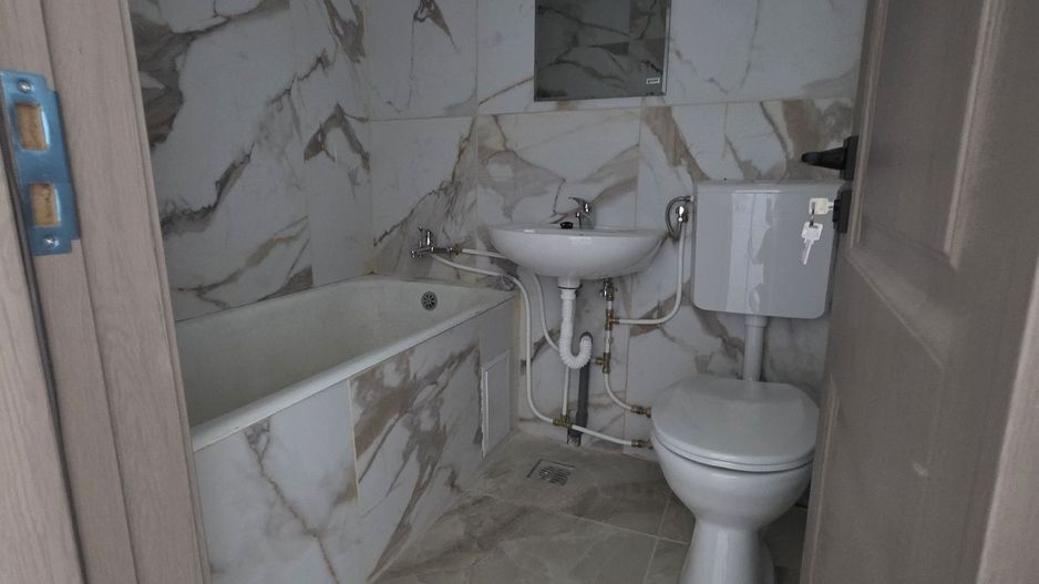 Apartament 2 camere, Bld. Brancoveanu, zona Huedin. - Poză 8