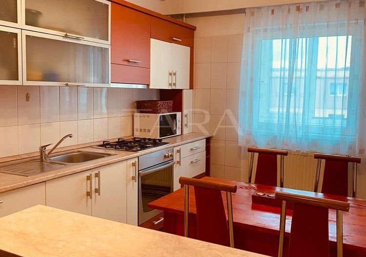 Apartament cu 2 camere, decomandat, balcon închis, zona Zorilor. - Poză 4