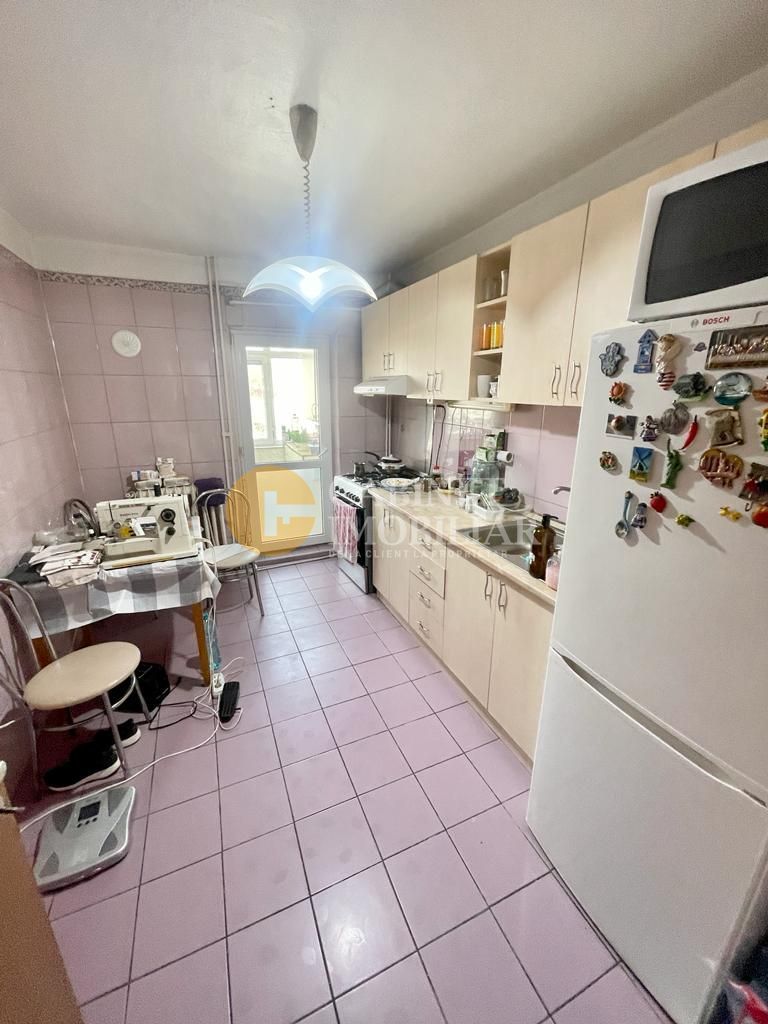 Etaj 2 Gara- Arcu Apartament 3 camere decomandat 2 bai - Poză 4