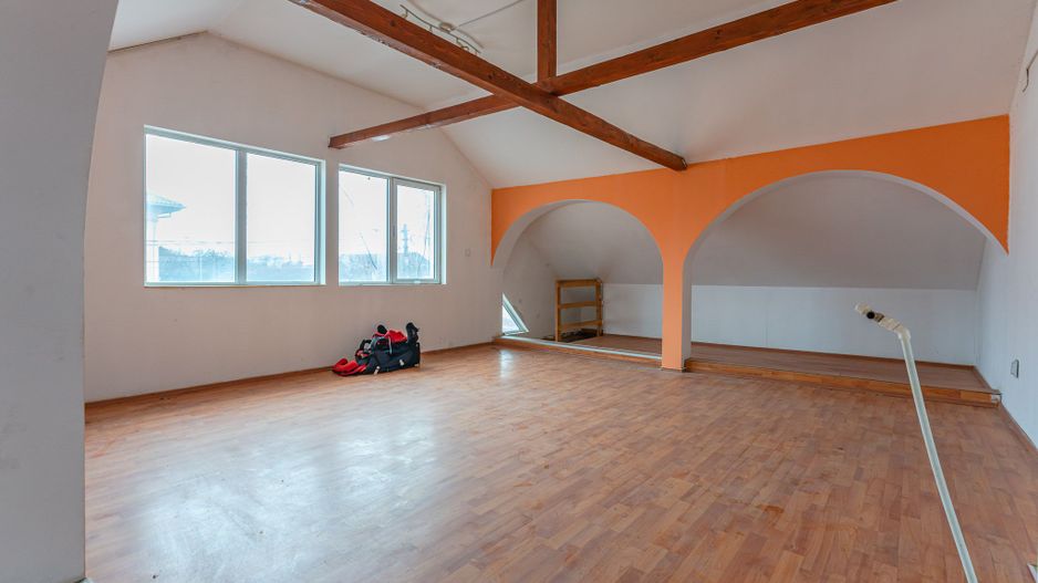 Casa transformată în spațiu comercial - Oportunitate de investitie! - Poză 9