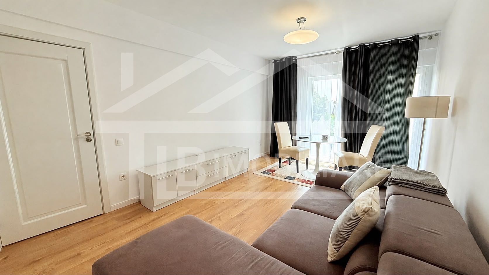 Apartament cu 2 camere, 50mp, Zona 7 Noiembrie - Poză 1