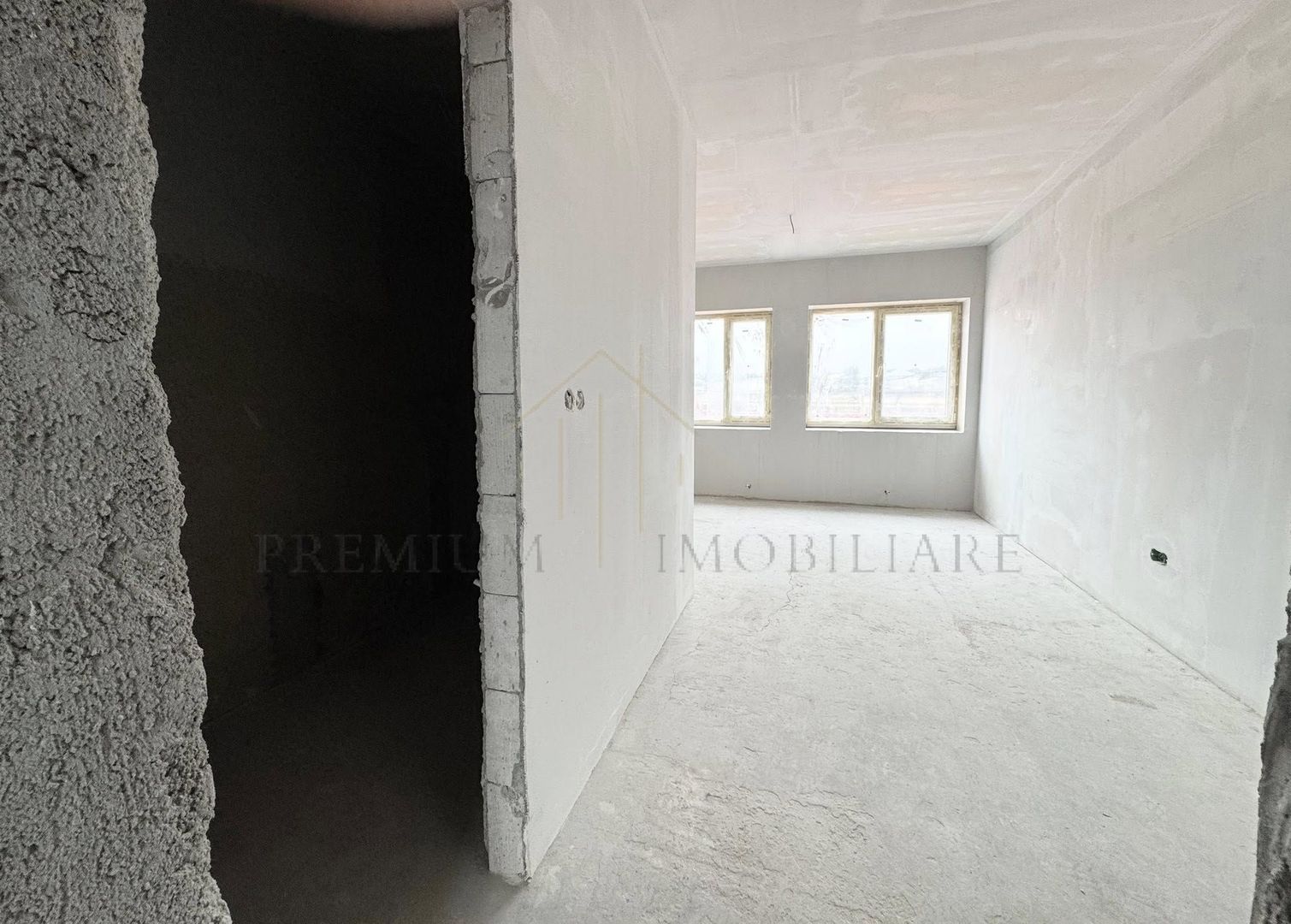 Oportunitate unică de investiție – Etaj complet de vânzare în Onești - Poză 10