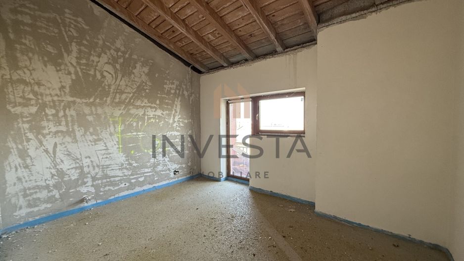 Duplex  cu suprafata utila generosa, pe o strada linistita! - Poză 15