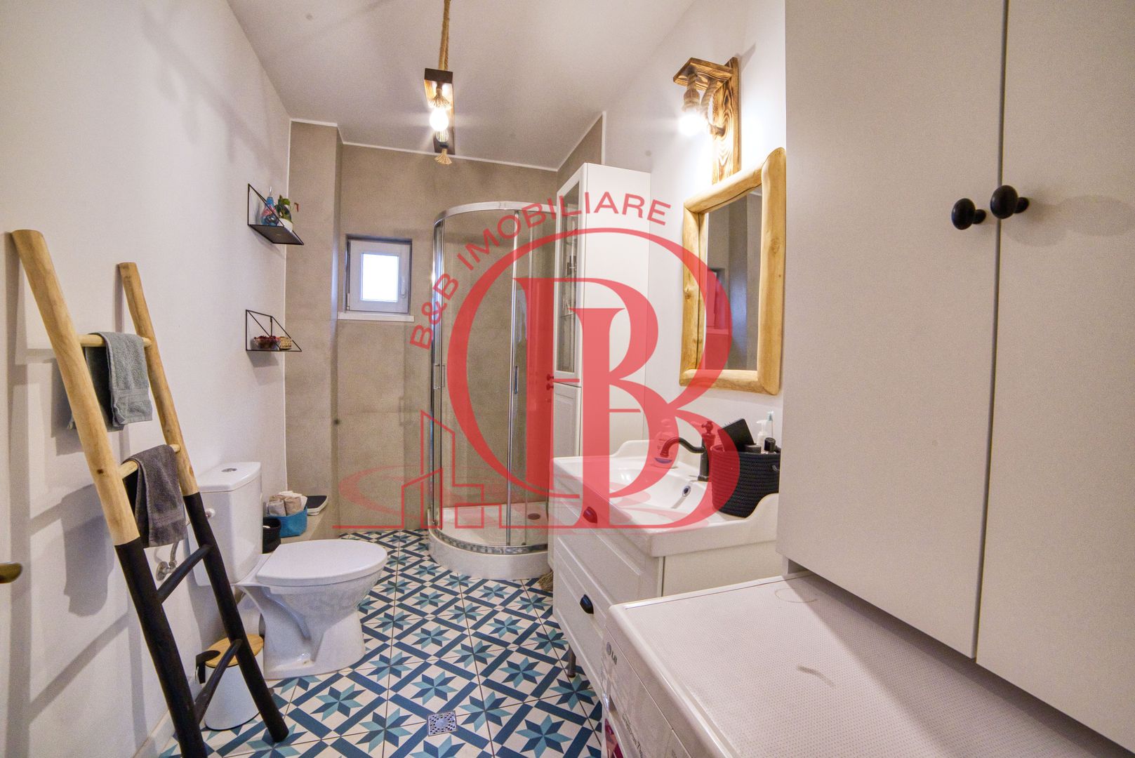 Casa complet mobilata 5 camere 3 bai curte generoasa - Poză 15