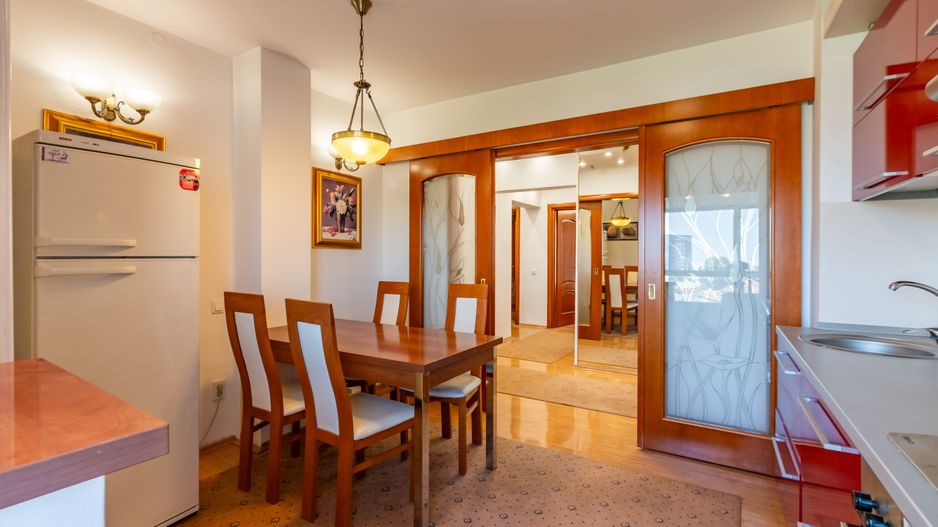 Apartament spatios 3 camere,  P-ta Unirii/ Sf Vineri - Poză 12