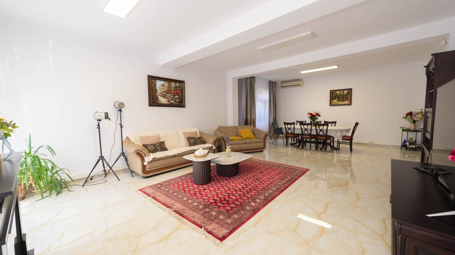 Apartament cu 4 camere 169mp, parter si teren 175mp, în zona Grivita - Poză 1