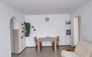 Zona Primăverii/ Apartament 3 camere/ Etaj Intermediar - Poză 1