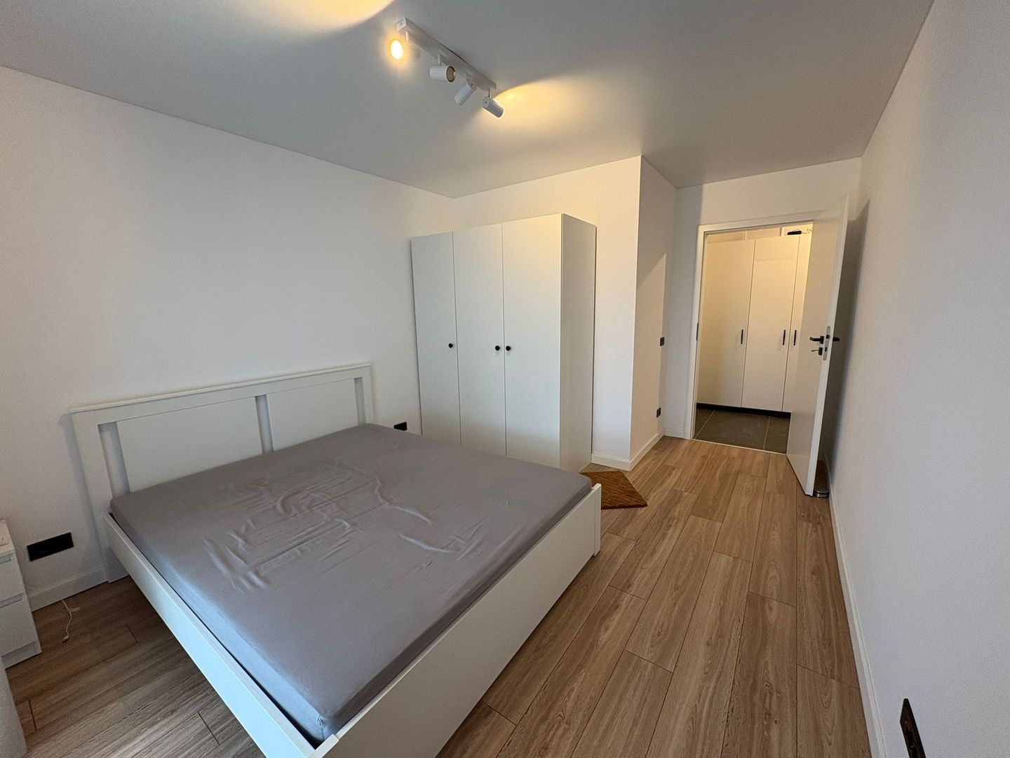 AP. 2 CAMERE SUN ROYAL VIEW, INCALZIRE PARDOSEALA, BLOC NOU, METROU - Poză 5